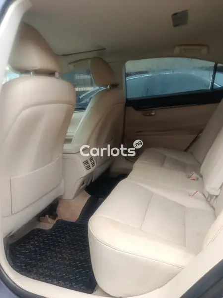 Nigerian Used 2015 Lexus ES350 for sale in Jahi, Abuja - thumbnail 4