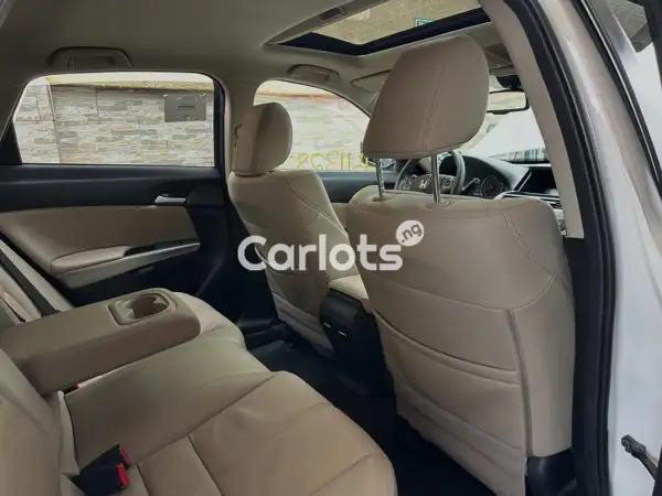 Foreign Used Honda Accord Crosstour 2012 For Sale !!! in Ikeja, Lagos - thumbnail 3