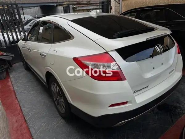 Foreign Used Honda Accord Crosstour 2012 For Sale !!! in Ikeja, Lagos - thumbnail 4