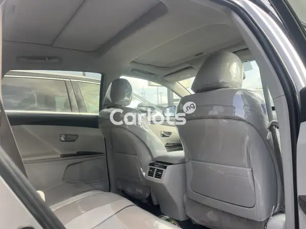 Foreign used 2010 Toyota Venza for sale in Apapa, Lagos - thumbnail 3