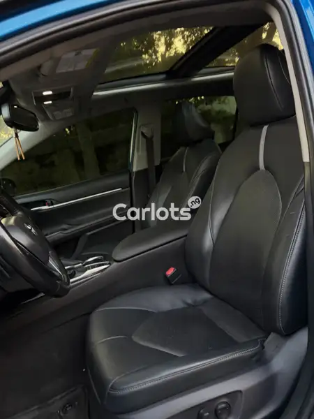 Foreign Used Toyota Camry 2019 Blue for sale in Asokoro, Abuja - thumbnail 6