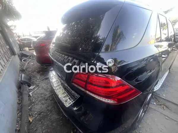 Foreign Used Mercedes-Benz GLE 350 2017 Black for sale in Apapa, Lagos - thumbnail 4