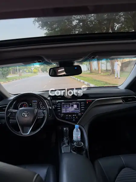 Nigerian Used 2018 Toyota Camry SE – Stylish Toyota for Sale in Asokoro, Abuja - thumbnail 5