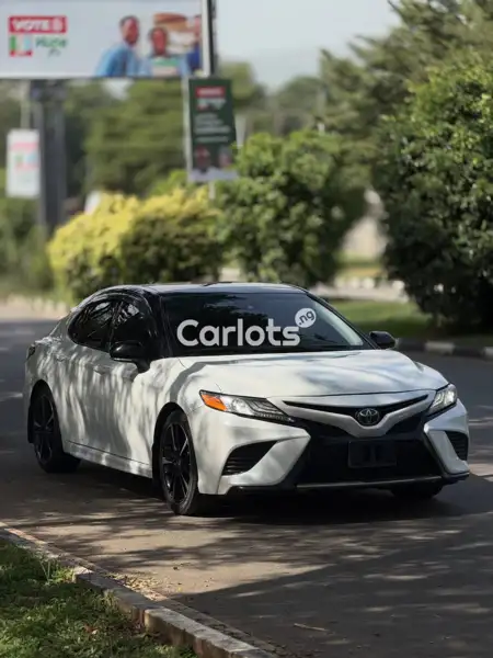 Foreign Used Toyota Camry 2020 White for sale in Asokoro, Abuja - thumbnail 3