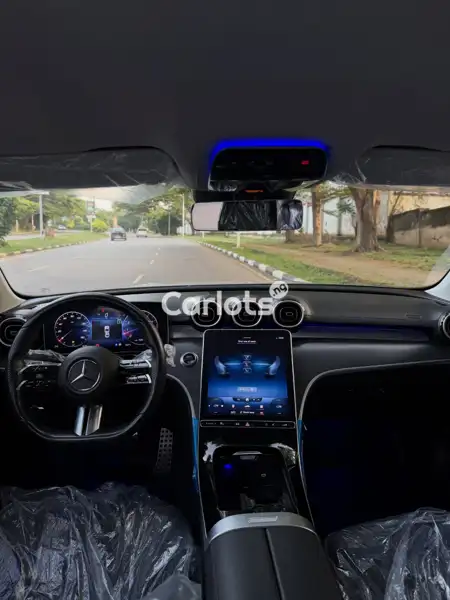 Foreign Used Mercedes-Benz C300 2022 – Modern Design and Luxury for sale in Asokoro, Abuja - thumbnail 5