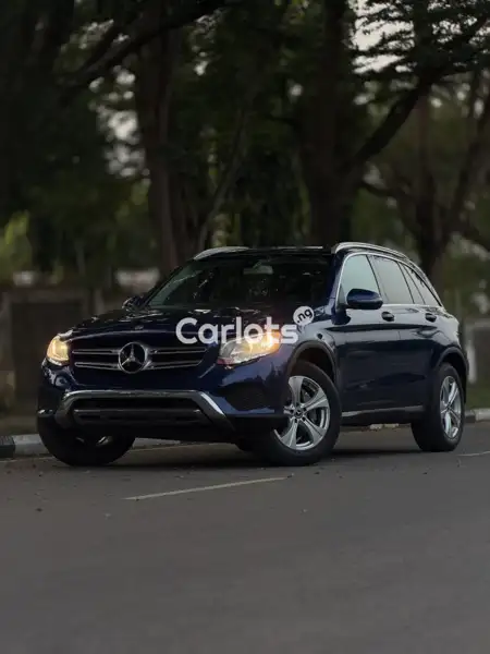 Foreign Used GLC300 – Stylish Mercedes SUV in Abuja for sale in Asokoro