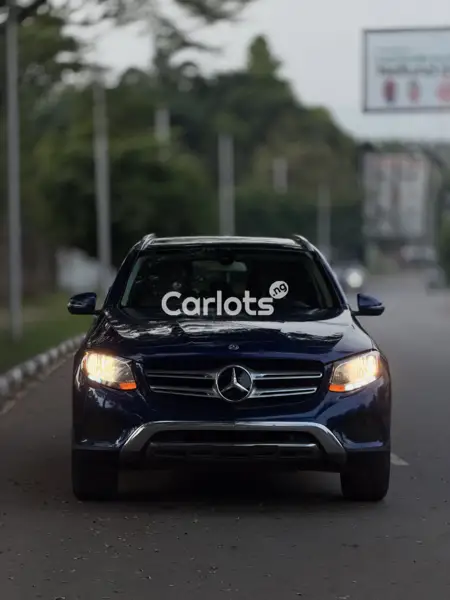 Foreign Used GLC300 – Stylish Mercedes SUV in Abuja for sale in Asokoro - thumbnail 2