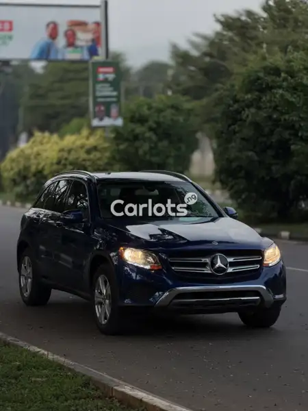 Foreign Used GLC300 – Stylish Mercedes SUV in Abuja for sale in Asokoro - thumbnail 3