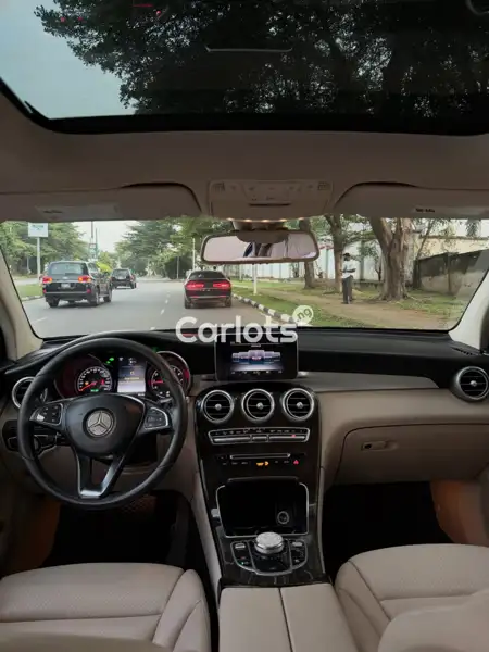 Foreign Used GLC300 – Stylish Mercedes SUV in Abuja for sale in Asokoro - thumbnail 5