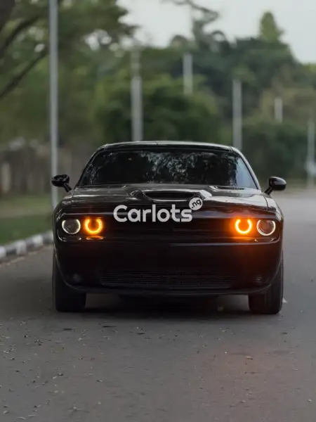 Nigerian Used Dodge Challenger – Bold Sports Coupe for sale in Asokoro, Abuja - thumbnail 2