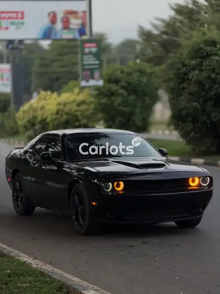 Nigerian Used Dodge Challenger – Bold Sports Coupe for sale in Asokoro, Abuja - thumbnail 3