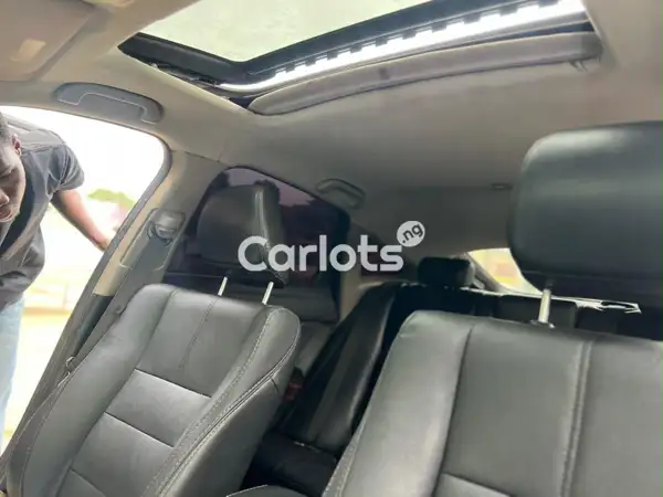 Nigerian Used Clean Hondacrosstour 2011 for sale in Igando, Lagos - thumbnail 5