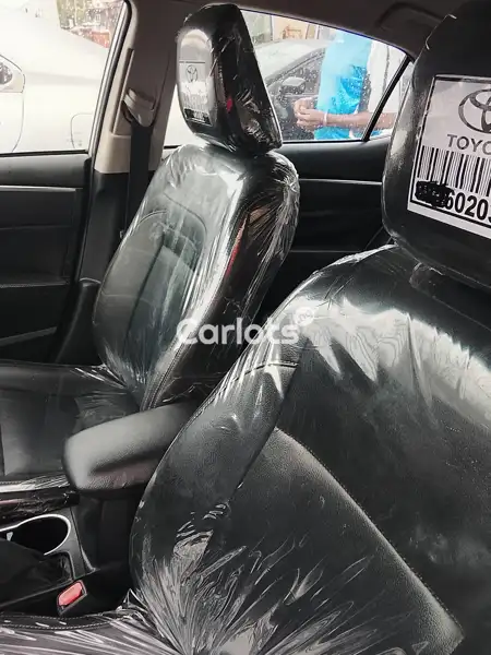 2016 Toyota Corolla for sale foreign used in Onitsha, Anambra - thumbnail 5