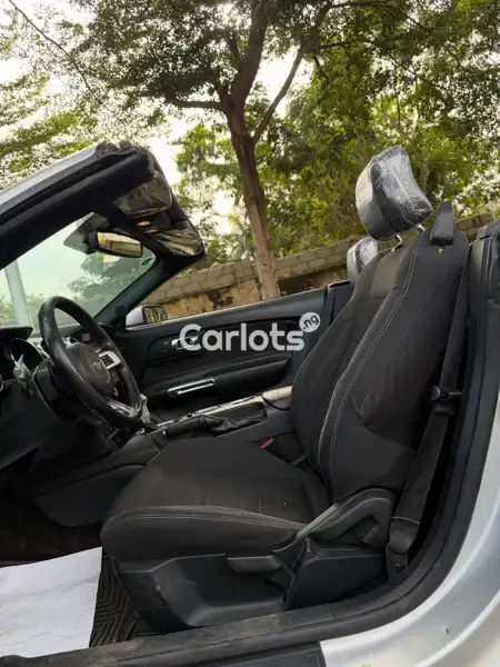 Foreign Used Ford Mustang 2018 Beige for sale in Asokoro, Abuja - thumbnail 6