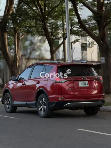 Nigerian Used Toyota RAV4 2016 Red for sale in Asokoro, Abuja - thumbnail 7