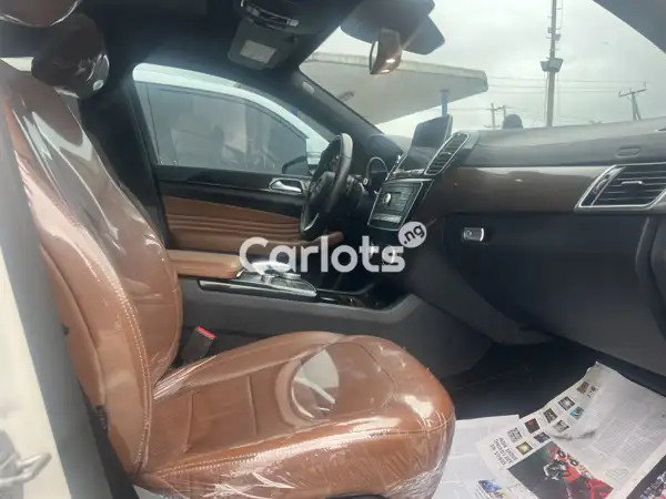 Foreign Used Mercedes-Benz GLE 2017 White for sale in Apapa, Lagos - thumbnail 2