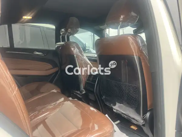 Foreign Used Mercedes-Benz GLE 2017 White for sale in Apapa, Lagos - thumbnail 3