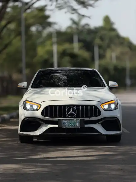 Nigerian Used Mercedes-Benz E300 2022 White for sale in Asokoro, Abuja - thumbnail 2