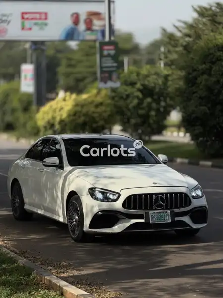 Nigerian Used Mercedes-Benz E300 2022 White for sale in Asokoro, Abuja - thumbnail 3