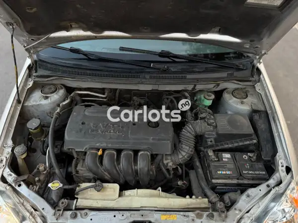 Nigerian Used Toyota Corolla 2007 Silver for sale in Kano - thumbnail 2