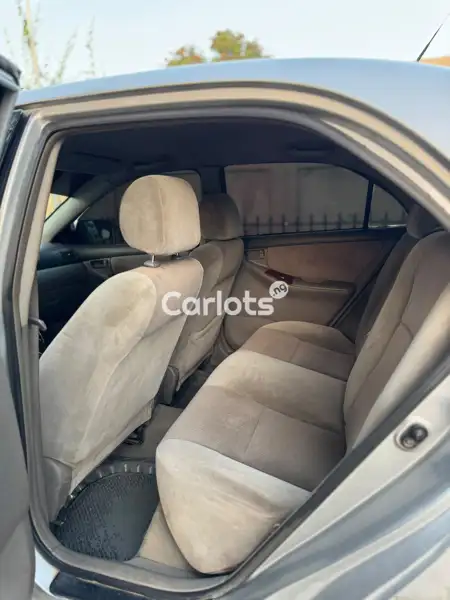 Nigerian Used Toyota Corolla 2007 Silver for sale in Kano - thumbnail 5