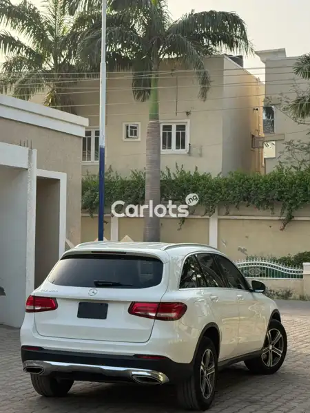 Foreign Used Mercedes-Benz GLC 2016 White for sale in Kano - thumbnail 7