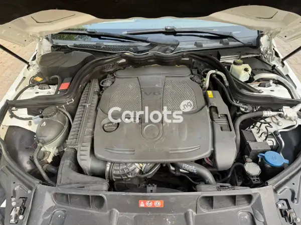 Foreign Used Mercedes-Benz C300 2013 White for sale in Kano - thumbnail 2