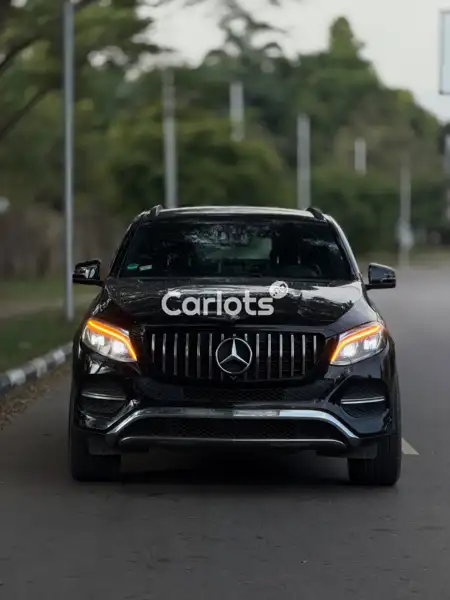 Foreign Used Mercedes-Benz GLE 2015 Black for sale in Asokoro, Abuja - thumbnail 2