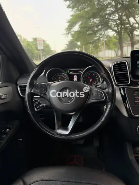 Foreign Used Mercedes-Benz GLE 2015 Black for sale in Asokoro, Abuja - thumbnail 4