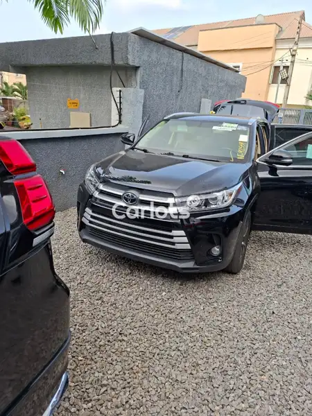 Foreign Used Toyota Highlander 2016 Black for sale in Lagos - thumbnail 6