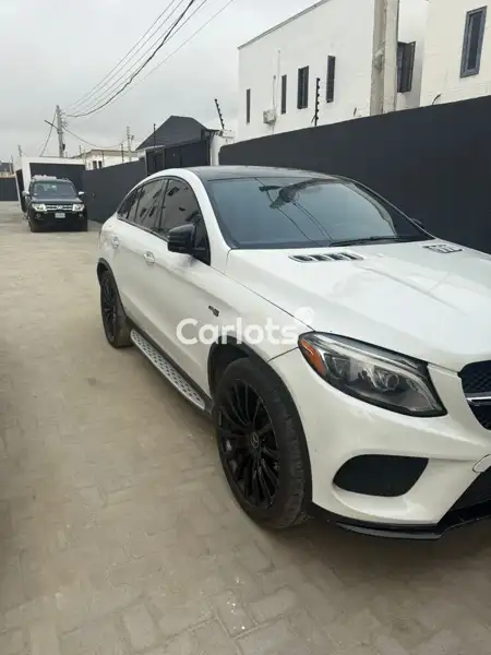 Nigerian Used Mercedes-Benz GLE 2016 White for sale in Ajah, Lagos - thumbnail 4