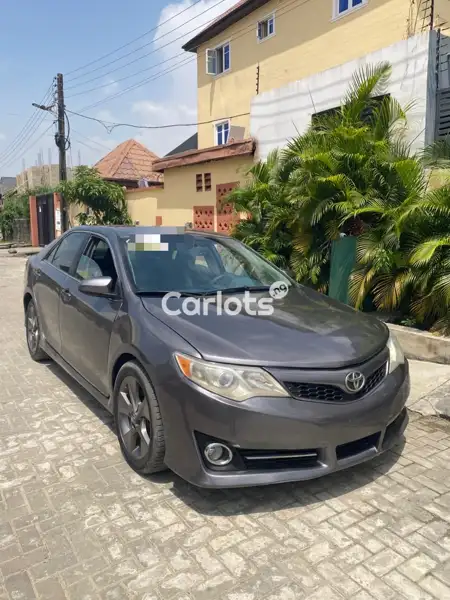 Nigerian Used Toyota Camry 2014 Gray for sale in Ajah, Lagos