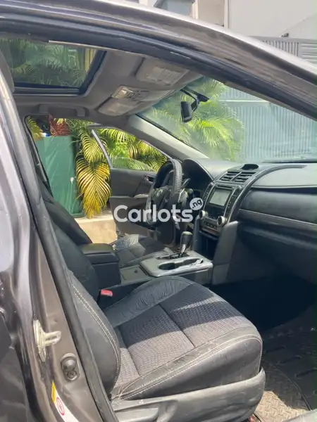 Nigerian Used Toyota Camry 2014 Gray for sale in Ajah, Lagos - thumbnail 2
