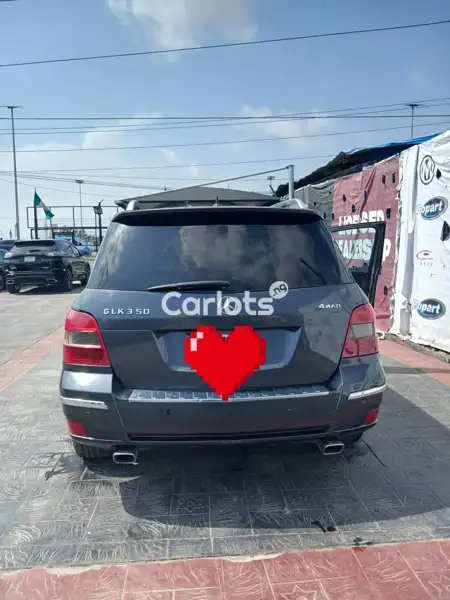 Nigerian Used Mercedes-Benz GLK 2010 Gray for sale in Lekki, Lagos - thumbnail 3
