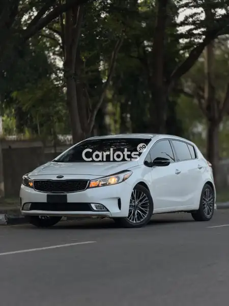 Foreign Used Kia Forte 2016 White for sale in Asokoro, Abuja
