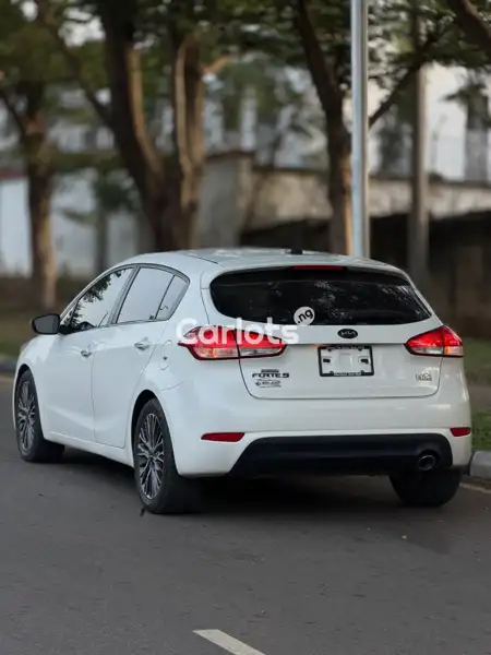 Foreign Used Kia Forte 2016 White for sale in Asokoro, Abuja - thumbnail 7