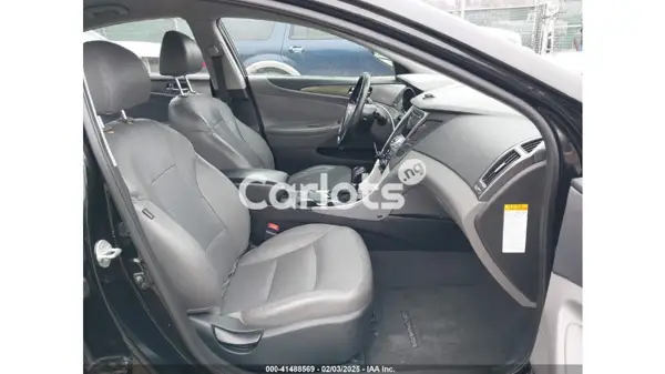 Nigerian Used Hyundai Sonata 2013 Black for sale in Lagos - thumbnail 5