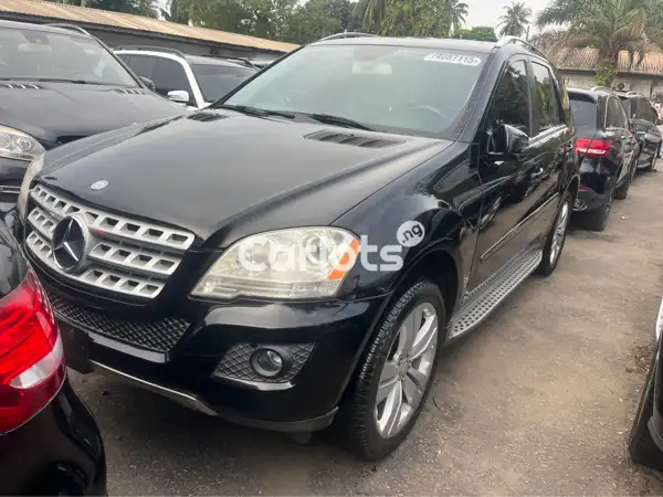 Foreign Used Mercedes-Benz ML350 2010 Black for sale in Apapa, Lagos