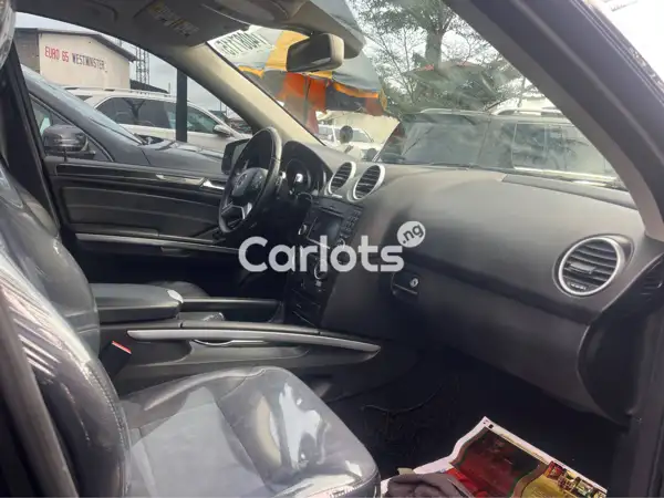 Foreign Used Mercedes-Benz ML350 2010 Black for sale in Apapa, Lagos - thumbnail 2