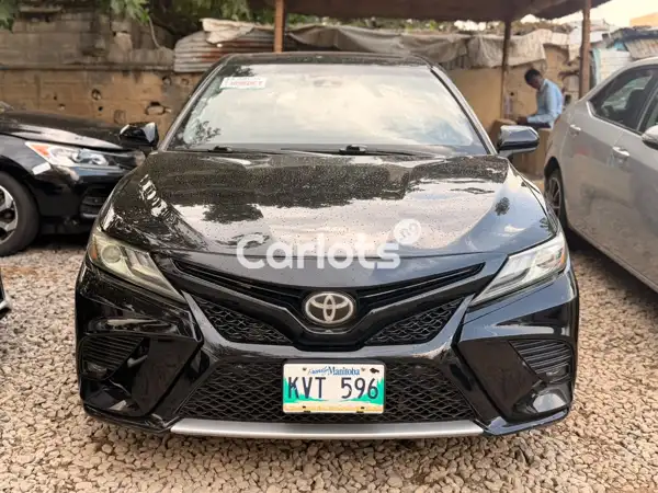 Foreign Used Toyota Camry 2019 Black for sale in Garki, Abuja - thumbnail 7