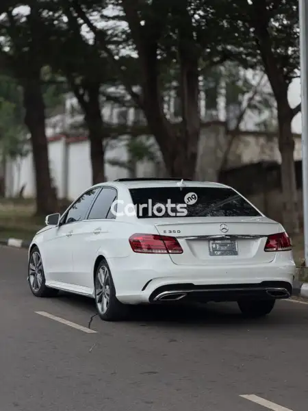 Foreign Used Mercedes-Benz E350 2014 White for sale in Asokoro, Abuja - thumbnail 7