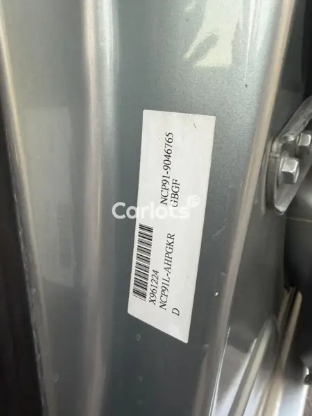 Foreign Used Toyota Yaris 2010 Silver for sale in Kano - thumbnail 5
