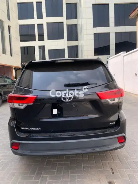 Foreign Used Toyota Highlander 2017 Black for sale in Ikosi, Lagos - thumbnail 4