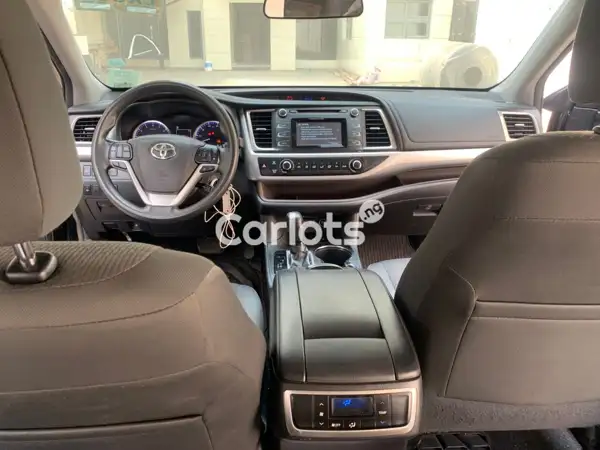 Foreign Used Toyota Highlander 2017 Black for sale in Ikosi, Lagos - thumbnail 6