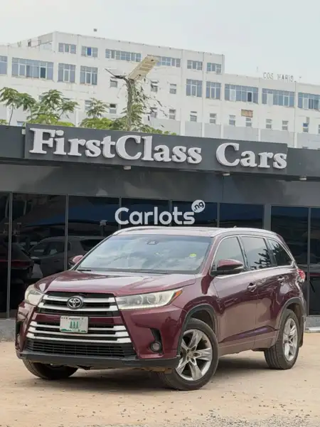Nigerian Used Toyota Highlander 2015 Beige for sale in Asokoro, Abuja