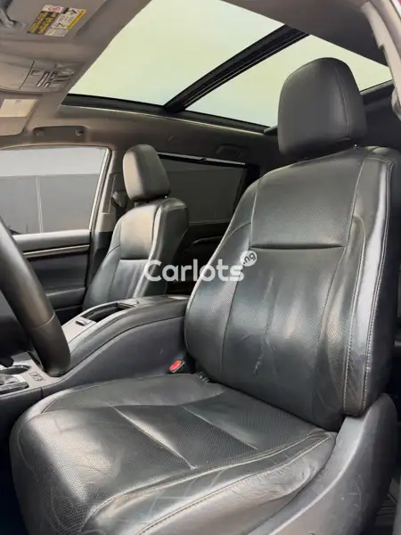 Nigerian Used Toyota Highlander 2015 Beige for sale in Asokoro, Abuja - thumbnail 3