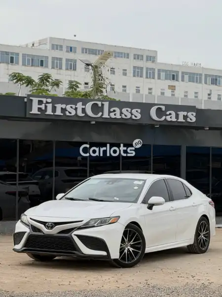 Foreign Used Toyota Camry 2021 White for sale in Asokoro, Abuja