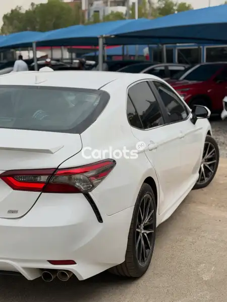 Foreign Used Toyota Camry 2021 White for sale in Asokoro, Abuja - thumbnail 6