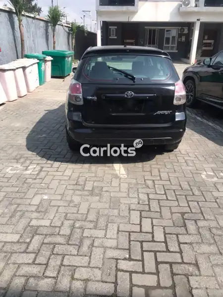 Foreign Used Toyota Matrix 2006 Black for sale in Lekki, Lagos - thumbnail 2