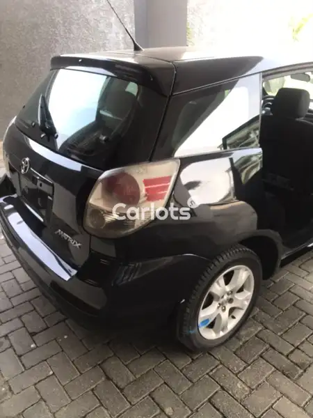Foreign Used Toyota Matrix 2006 Black for sale in Lekki, Lagos - thumbnail 3